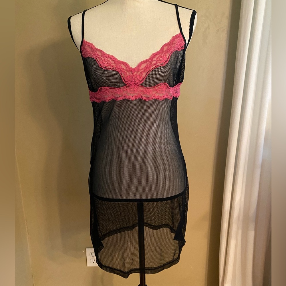FREDERICK'S OF HOLLYWOOD Mesh Net Vintage Black Lingerie Slip Dress w Pink Lace